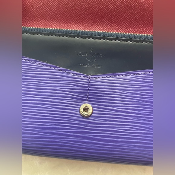 Louis Vuitton Epi Wallet - Picture 6 of 9